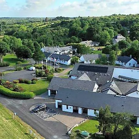 Hotel Father Peyton Centre, Ballina