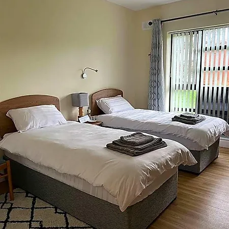 Hotel Father Peyton Centre, Ballina